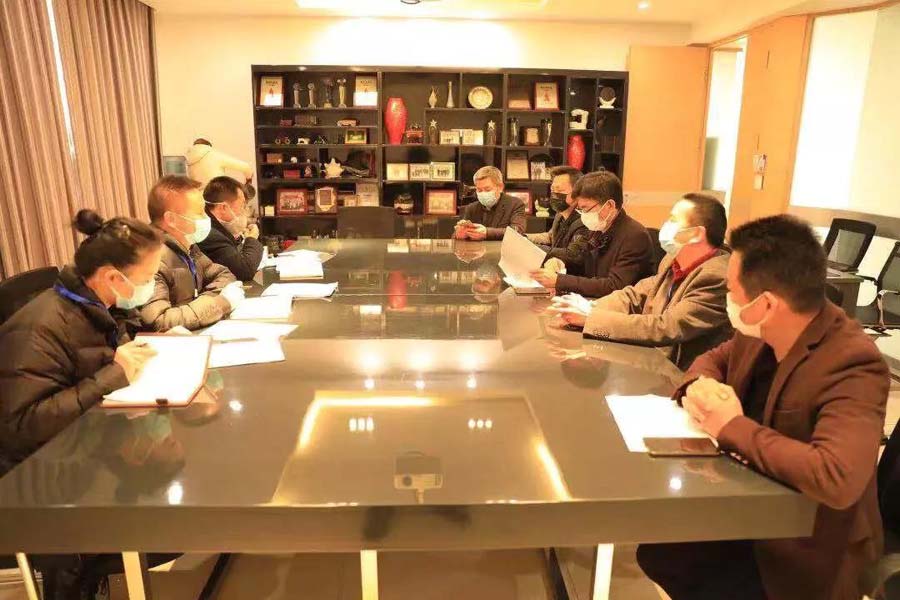 市经信局、新河镇向导来美机审查复工复产和疫情防控准备事情