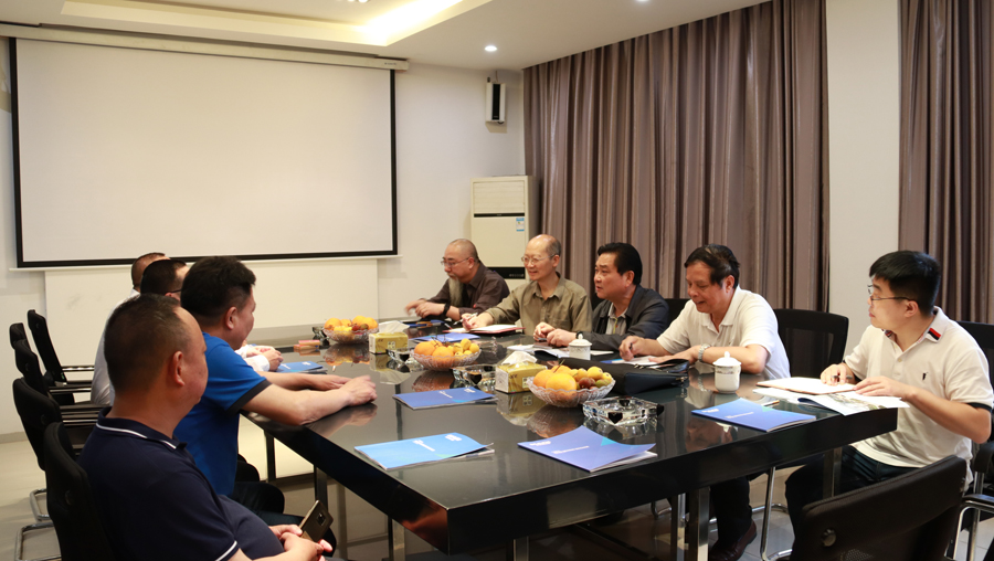台州市原政协副主席、台州商人研究会会长郑荐一律向导莅临美机调研指导