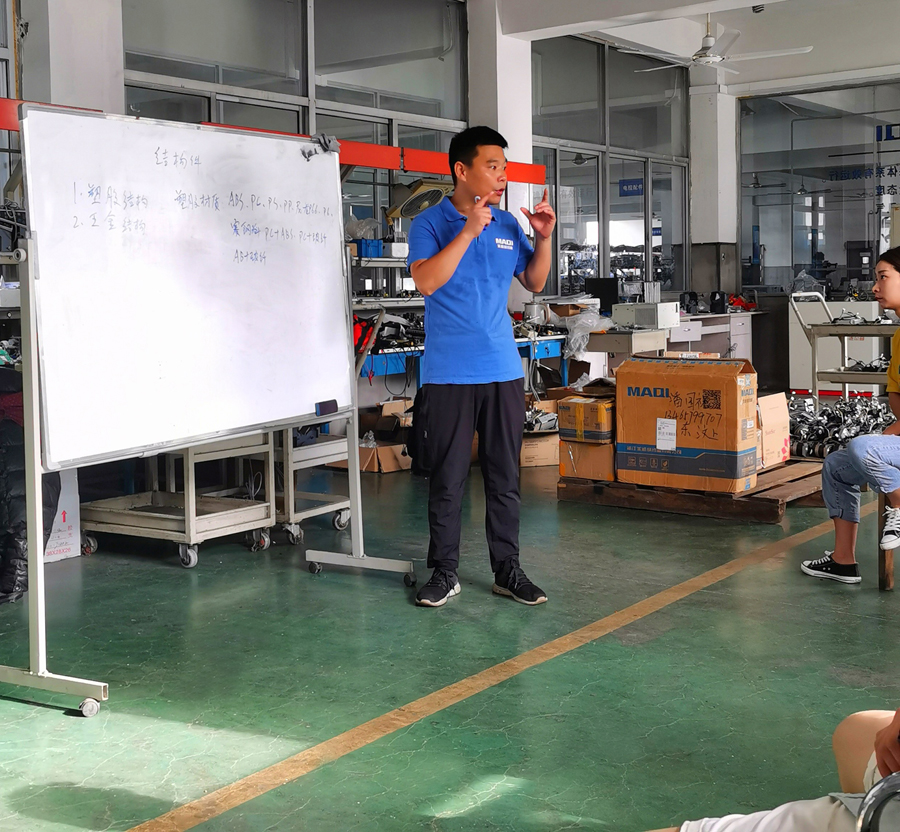 强化员工一样平常培训已经成为美机质量提升的常态化治理步伐