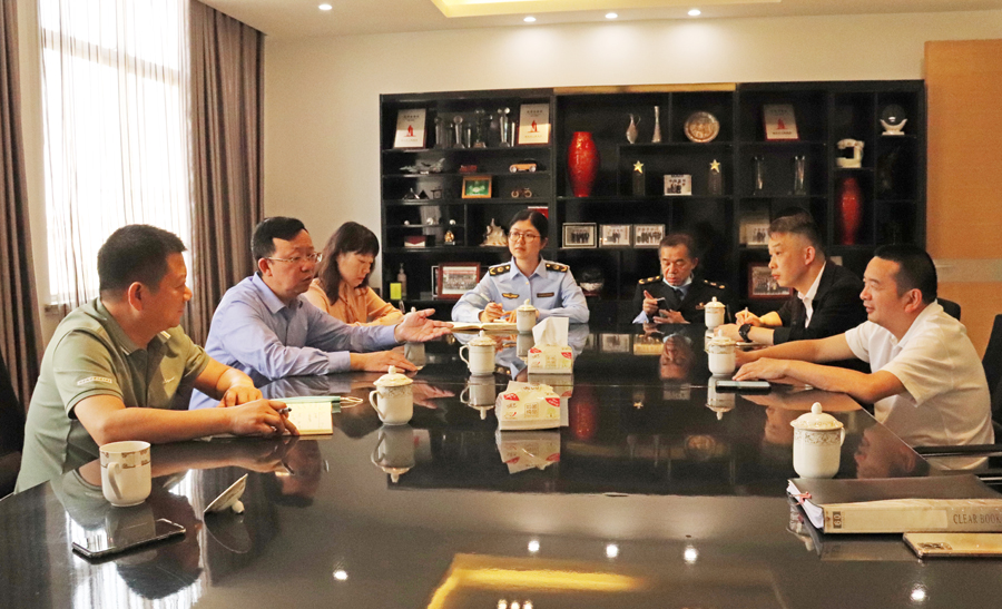 温岭市市场羁系局党委副书记、副局长阮兢青一行莅临美机调研指导